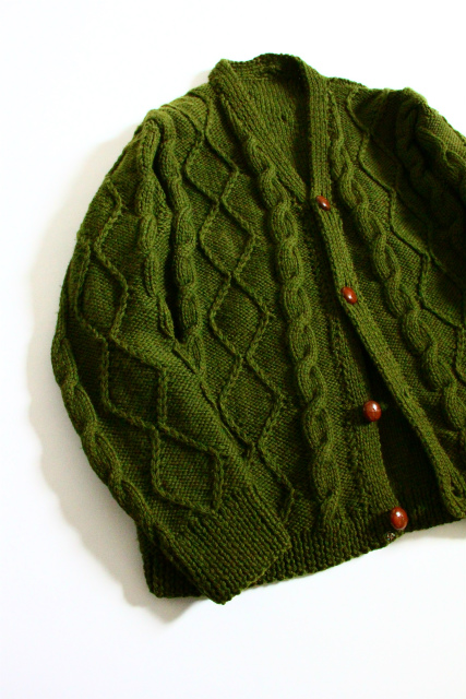 14 aran cardigan grn (4) 14 aran cardigan grn (4)