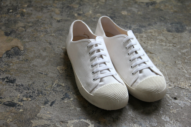 24 trainer wht (4)